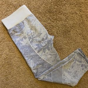 Fabletics capri leggings